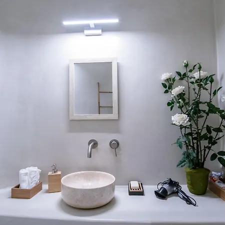 Deluxe Maisonette With Private Jacuzzi Glifades