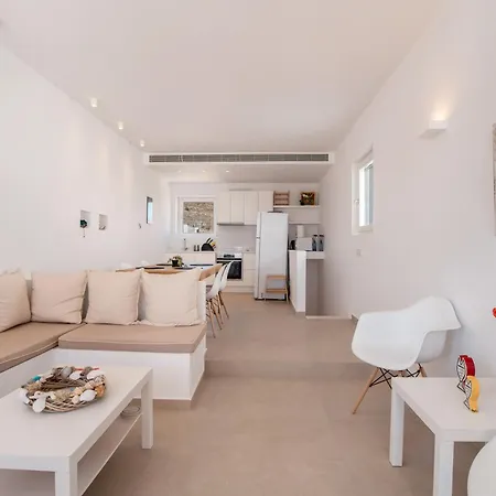 Deluxe Maisonette With Private Jacuzzi Glifades