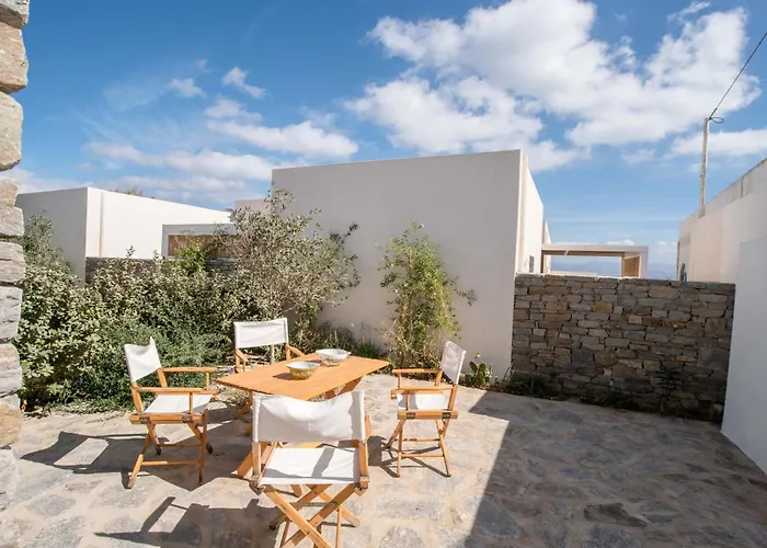 Deluxe Maisonette With Private Jacuzzi Glifades