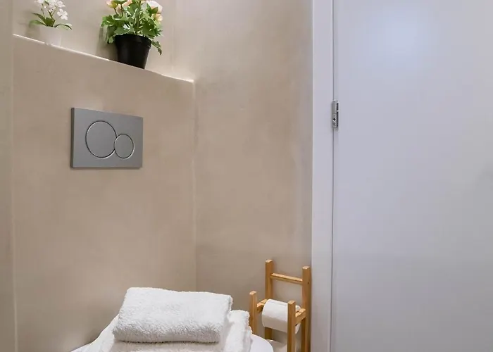 Deluxe Maisonette With Private Jacuzzi Glifades