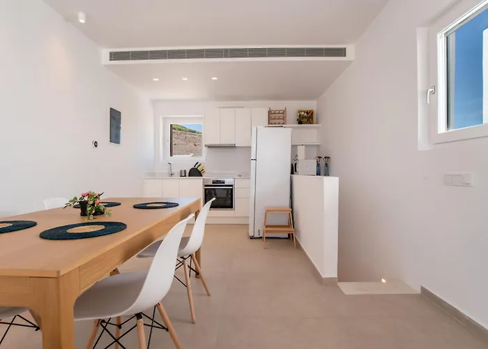 Deluxe Maisonette With Private Jacuzzi Apartment Glifades