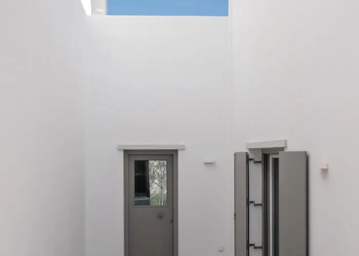 Deluxe Maisonette With Private Jacuzzi Glifades